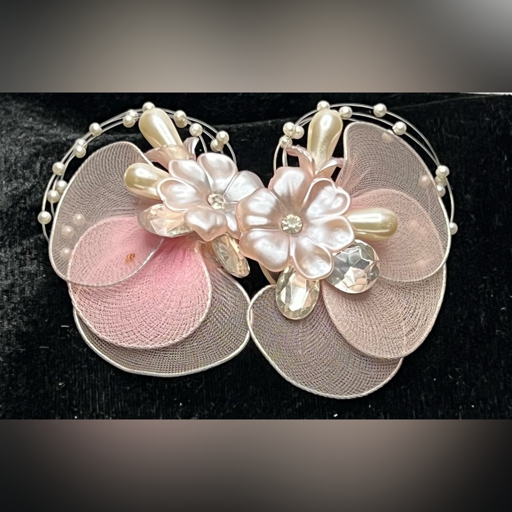 Vintage bridal fan earrings. - Picture 6 of 8